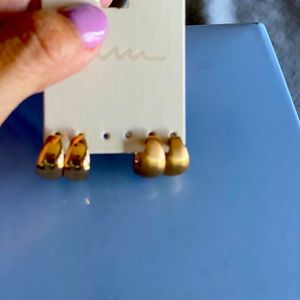 Set of two gold huggie earrings